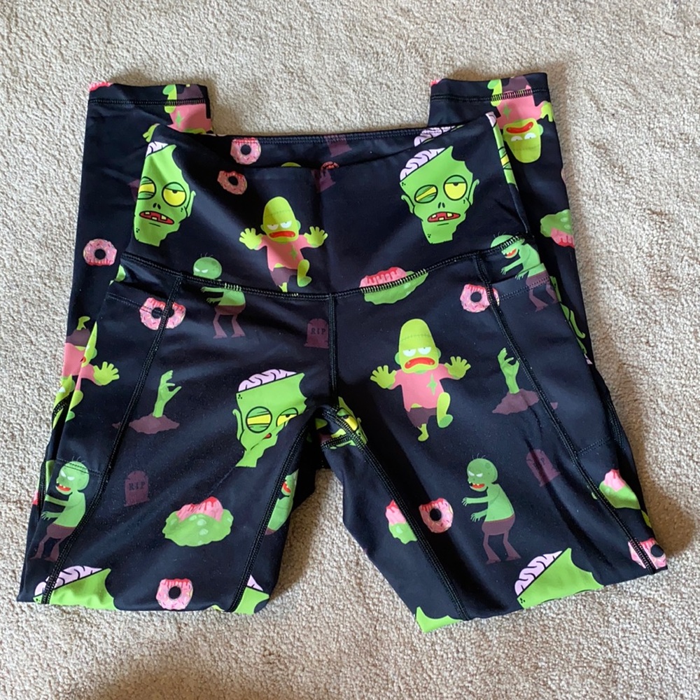 Night of the Living Donut, Zombie leggings